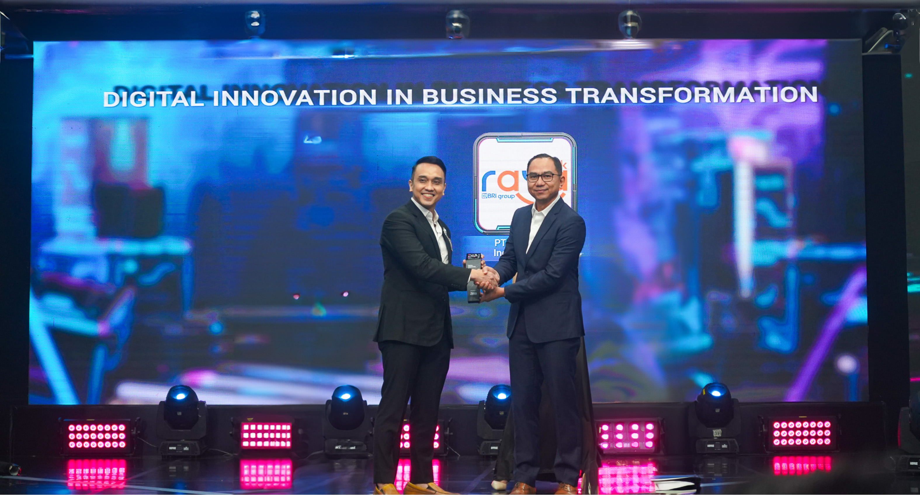 Bank Raya Raih Digital Innovation Awards 2025 Produk Digital Semakin Komprehensif, Bank Raya Konsisten Hadirkan Inovasi