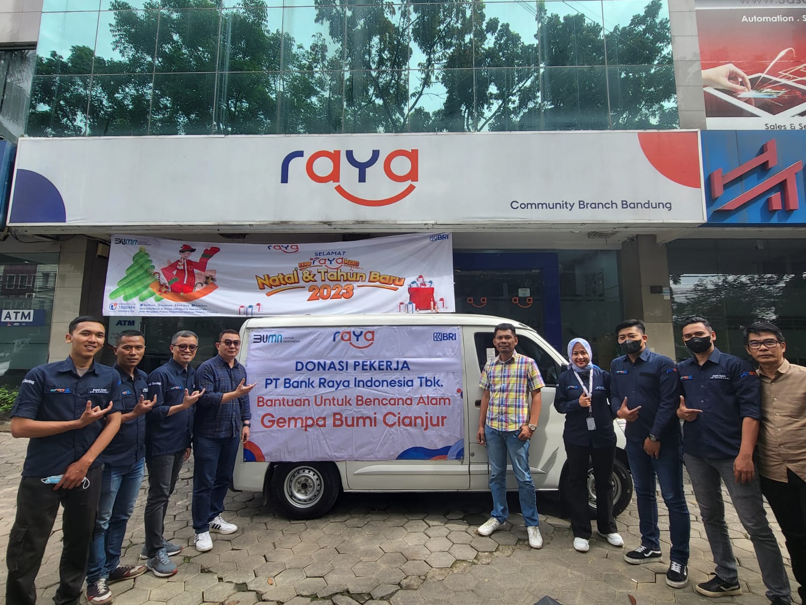 Bank Raya Salurkan Bantuan CSR dan Raya Berbagi untuk Pemulihan Masyarakat dan Relawan di Cianjur Pasca Bencana