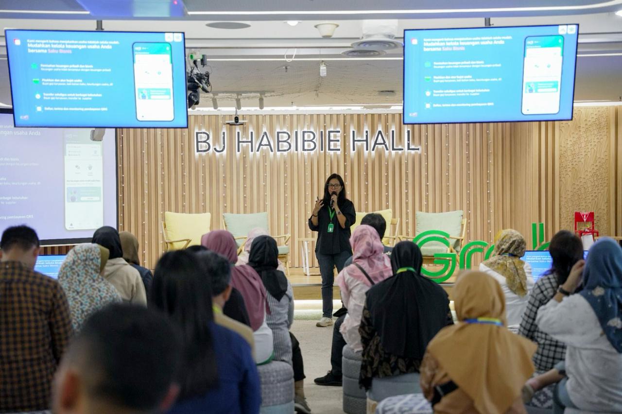 Dukung Pelaku Usaha Semakin Cakap Kelola Keuangan Digital, Bank Raya Gandeng Mitra Grab Merchant Perkenalkan Saku Bisnis