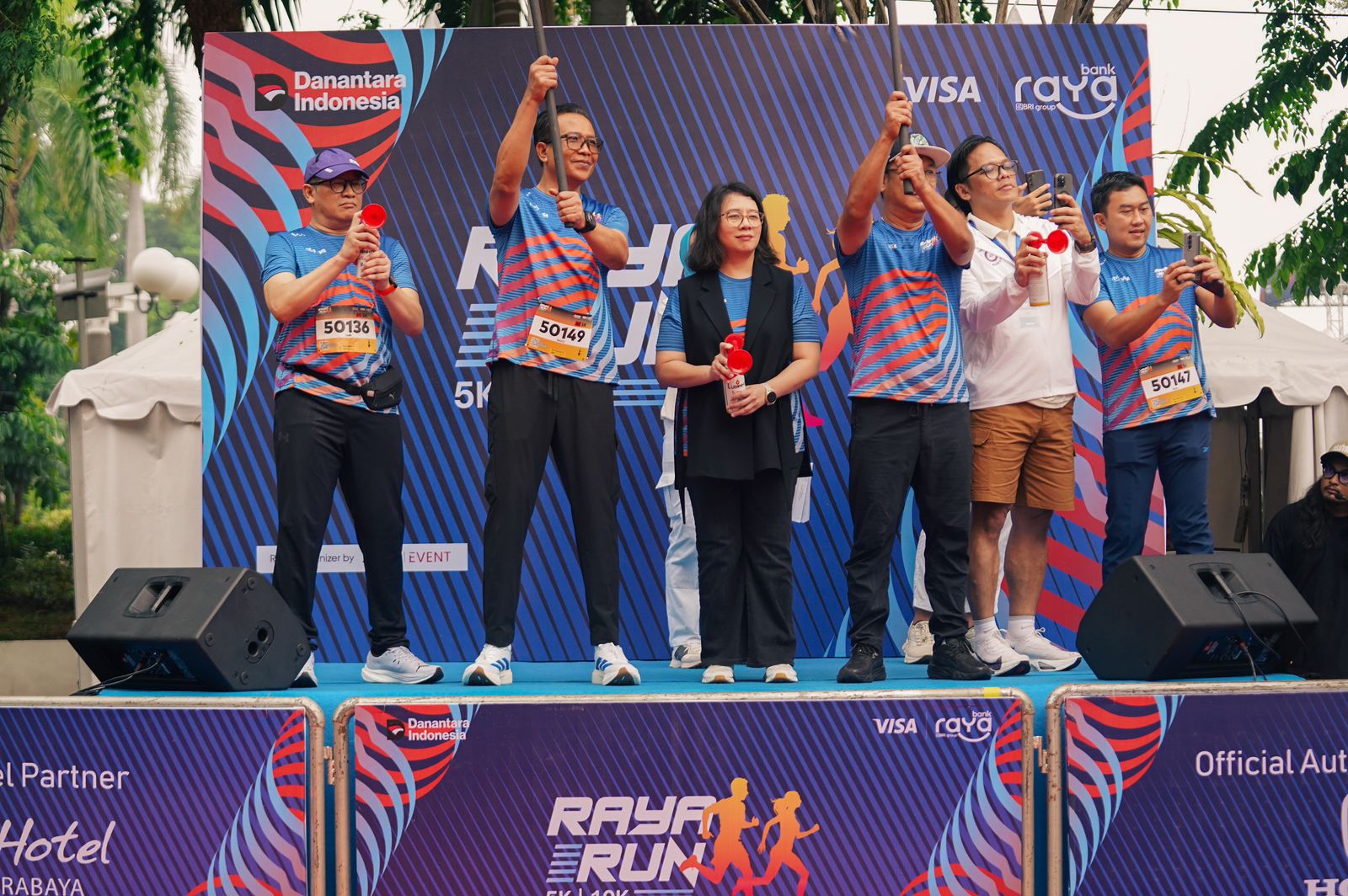 Ribuan Pelari Memeriahkan Raya Run Surabaya